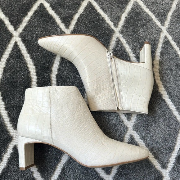 Matisse Crush White Booties Size 8 Brand New - Picture 3 of 8